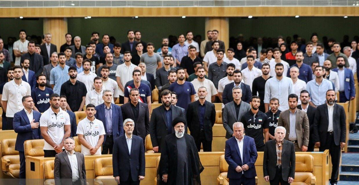 قهرمانان و مدالآوران ورزش کشور به جمع مشتریان بانک قرضالحسنه مهر ایران پیوستند قهرمانان و مدالآوران ورزش کشور به جمع مشتریان بانک قرضالحسنه مهر ایران پیوستند