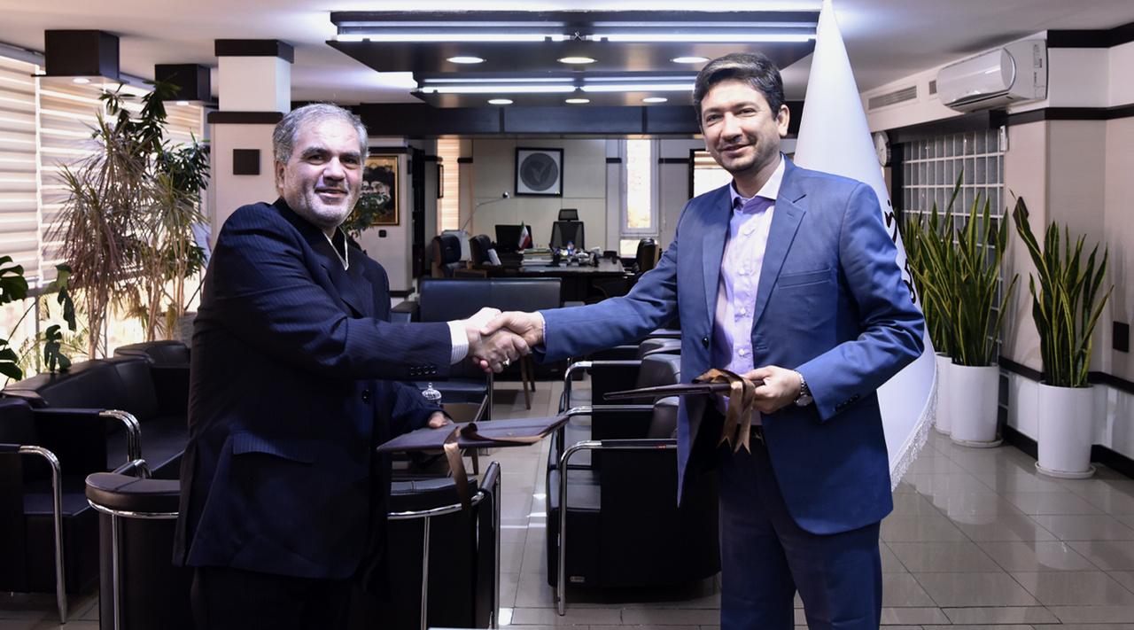 تفاهمنامه همکاری بین شرکت ملی پست و بانک قرضالحسنه مهر ایران به امضا رسید تفاهمنامه همکاری بین شرکت ملی پست و بانک قرضالحسنه مهر ایران به امضا رسید