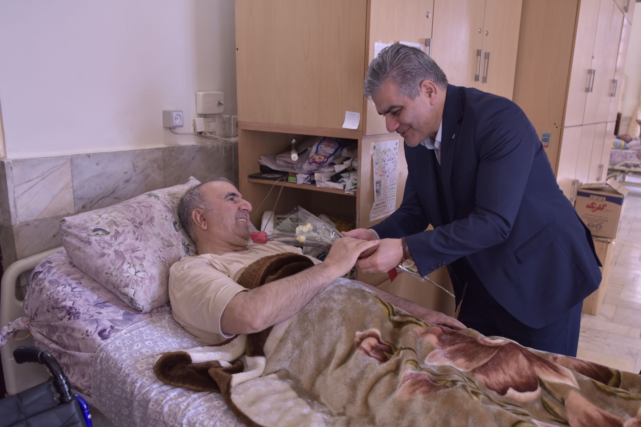 بازدید مدیرعامل بانک قرضالحسنه مهر ایران از مرکز توانبخشی جانبازان ثارالله