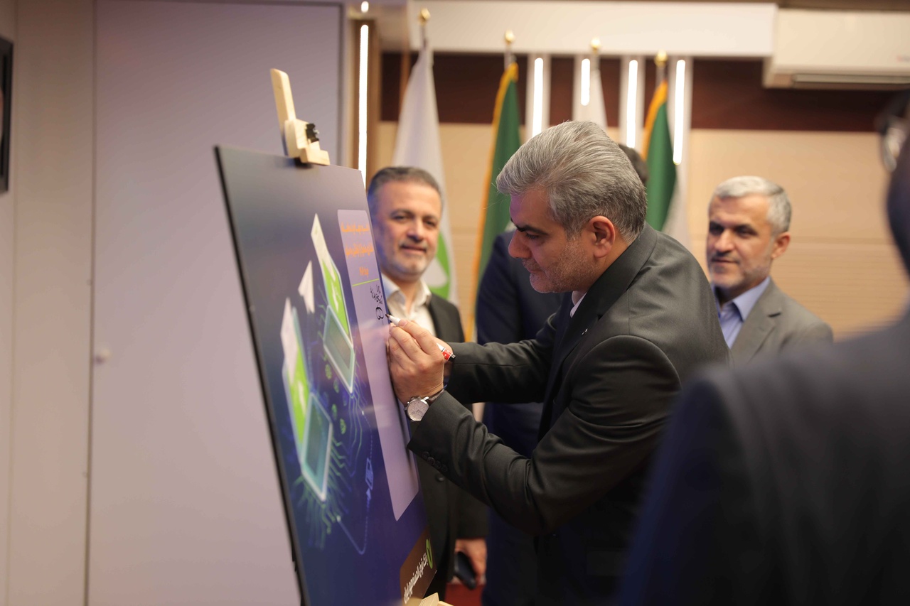 بانک قرضالحسنه مهر ایران آماده جهش از ۲۰ به ۴۰ میلیون مشتری میشود