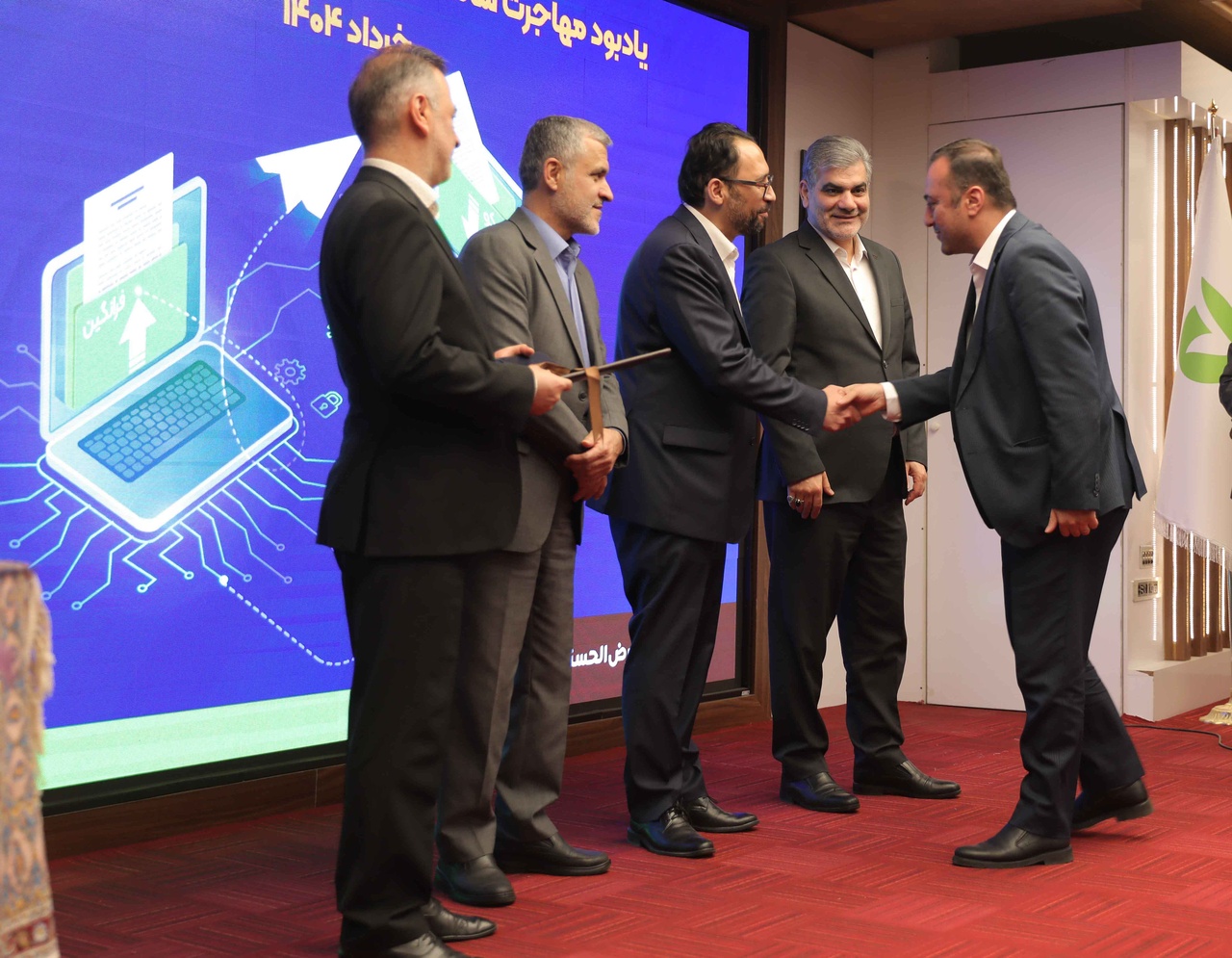 بانک قرضالحسنه مهر ایران آماده جهش از ۲۰ به ۴۰ میلیون مشتری میشود