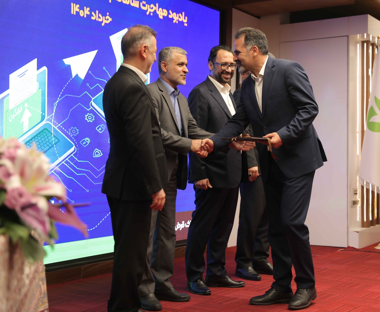 بانک قرضالحسنه مهر ایران آماده جهش از ۲۰ به ۴۰ میلیون مشتری میشود