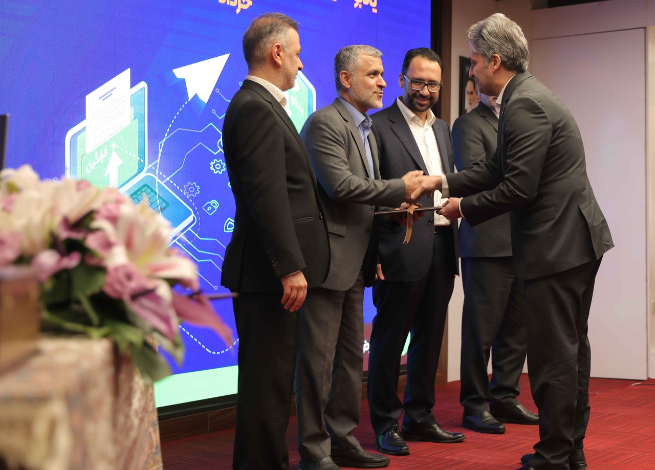 بانک قرضالحسنه مهر ایران آماده جهش از ۲۰ به ۴۰ میلیون مشتری میشود