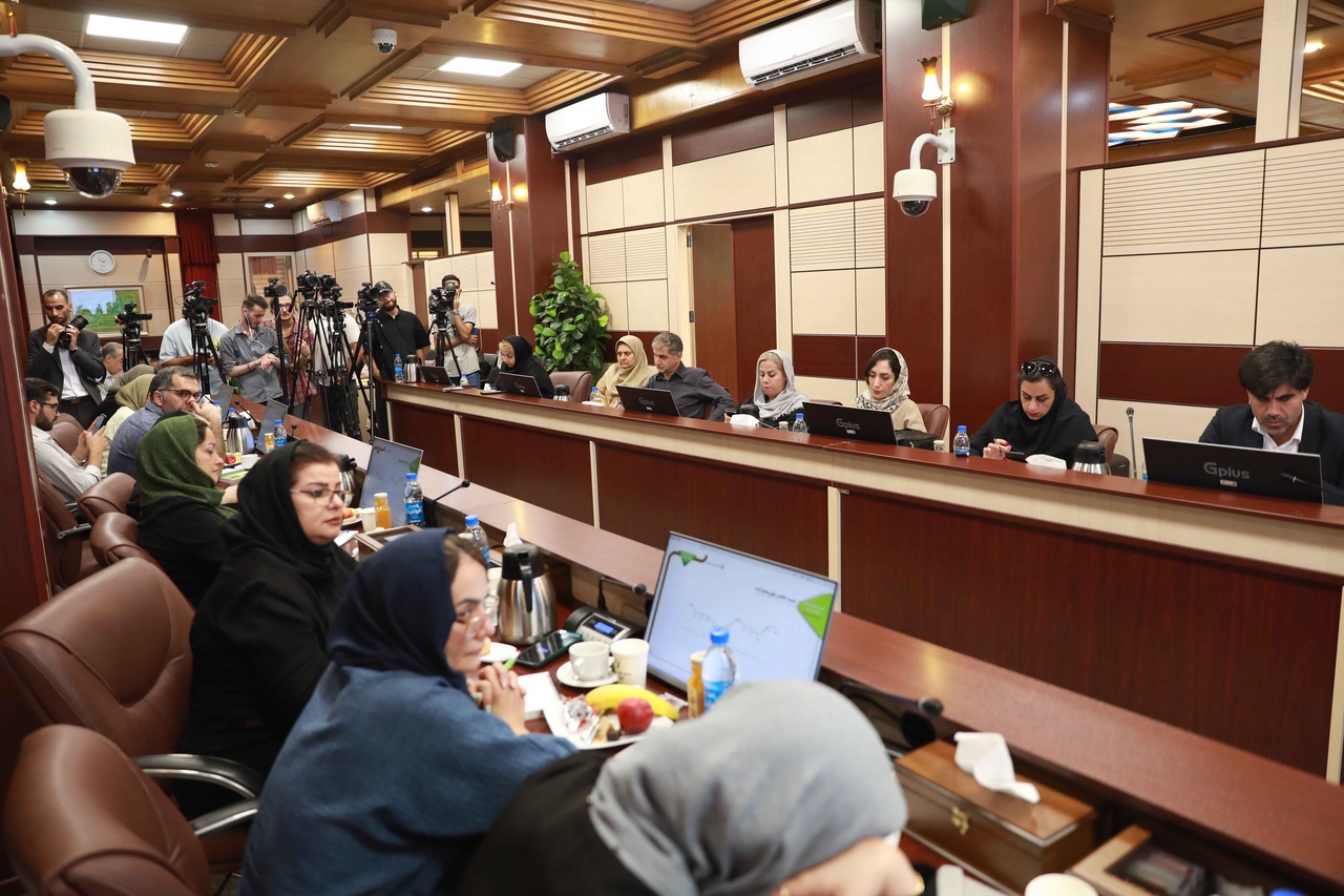 پرداخت وام قرضالحسنه تا سقف یک میلیارد تومان به اصناف برای نخستین بار پرداخت وام قرضالحسنه تا سقف یک میلیارد تومان به اصناف برای نخستین بار