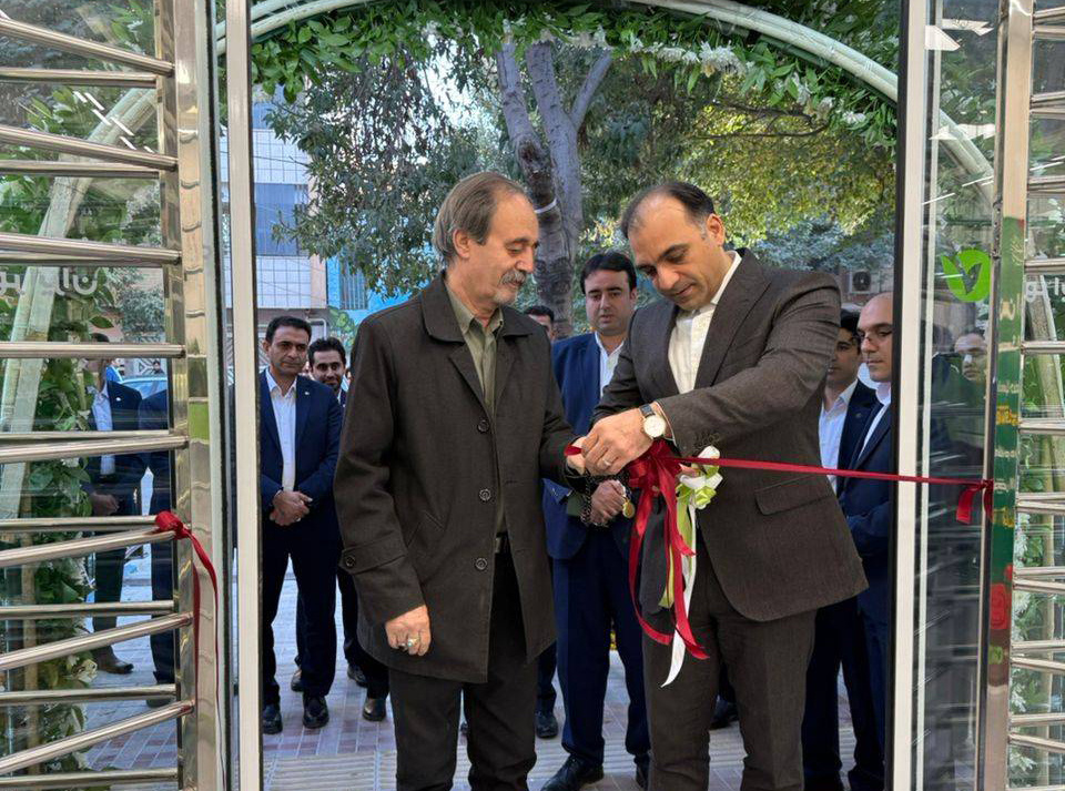 ساختمان جدید ۲ شعبه بانک در اصفهان افتتاح شد