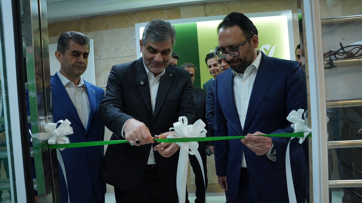 ساختمان جدید شعبه بازار بانک در یزد افتتاح شد