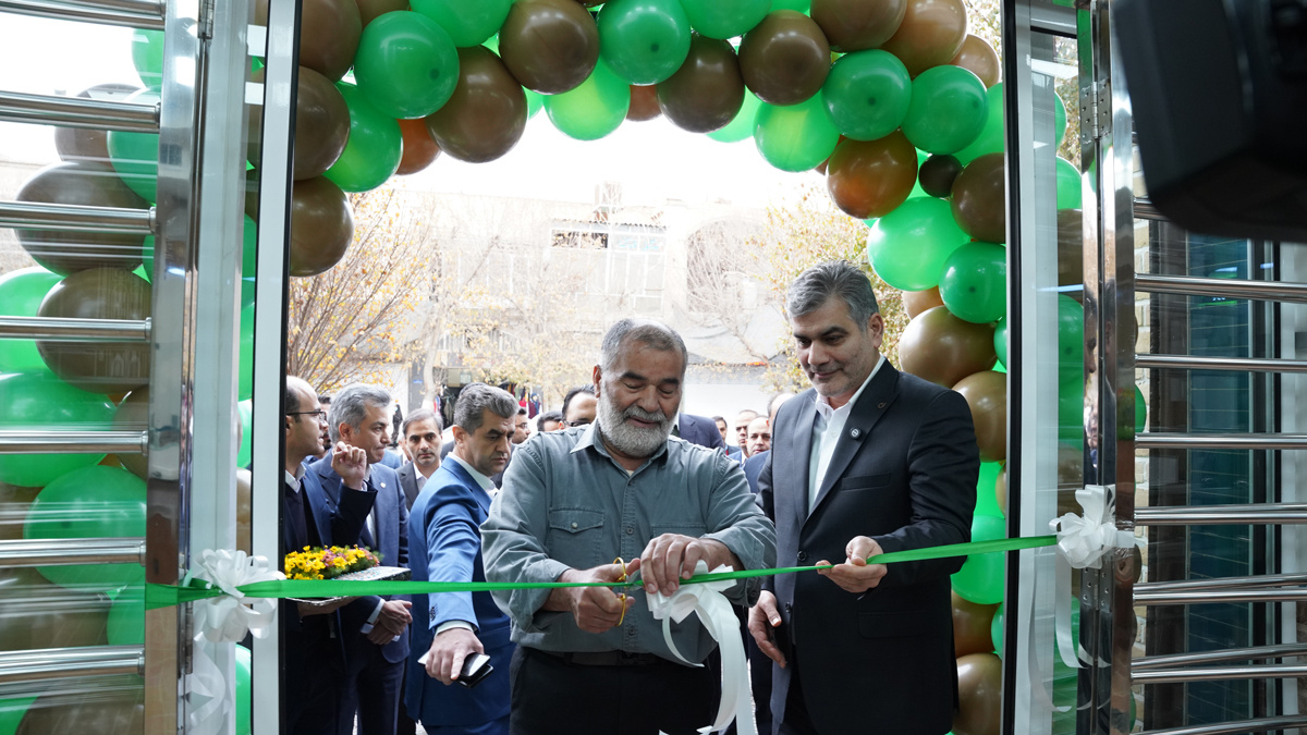 ساختمان جدید شعبه بازار بانک در یزد افتتاح شد