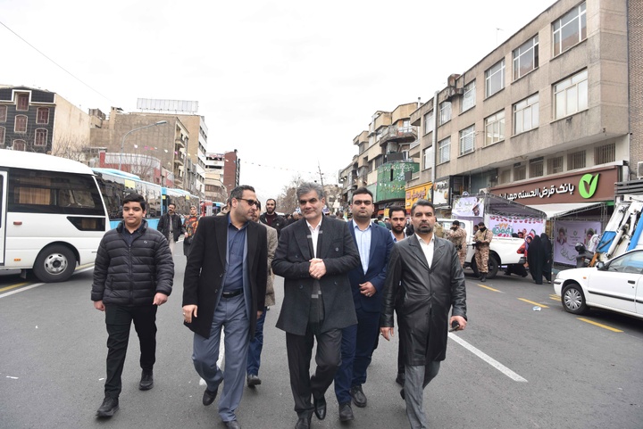 حضور مدیران و کارکنان بانک قرض‌الحسنه مهر ایران در راهپیمایی یوم‌الله ۲۲ بهمن