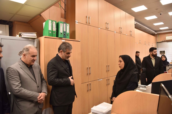 بازدید مدیرعامل بانک قرض‌الحسنه مهر ایران از شعب بانک در شهر تهران