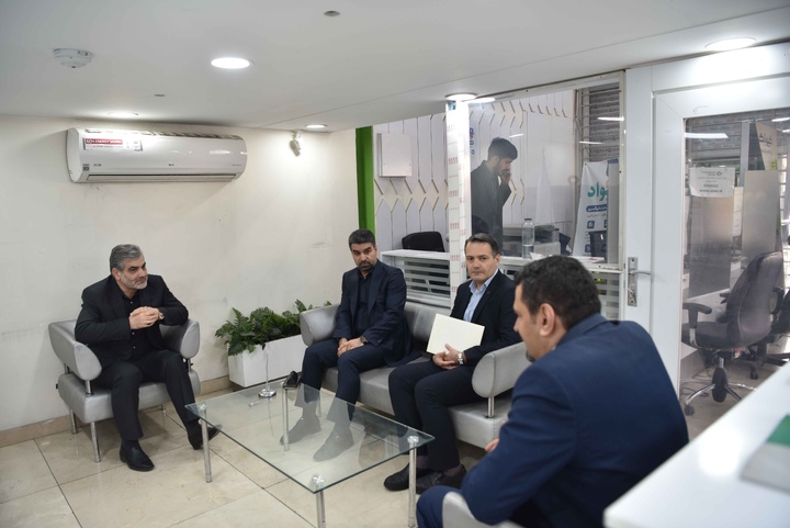 بازدید مدیرعامل بانک قرض‌الحسنه مهر ایران از شعب بانک در شهر تهران