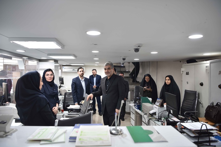بازدید مدیرعامل بانک قرض‌الحسنه مهر ایران از شعب بانک در شهر تهران