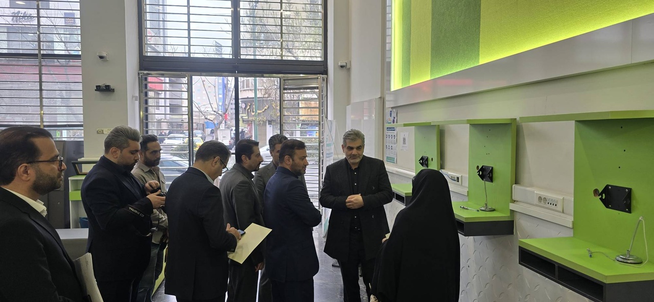 سومین بازدید مدیرعامل از شعب فعال/حضور کارکنان بانک مهر ایران در سنگر خدمت