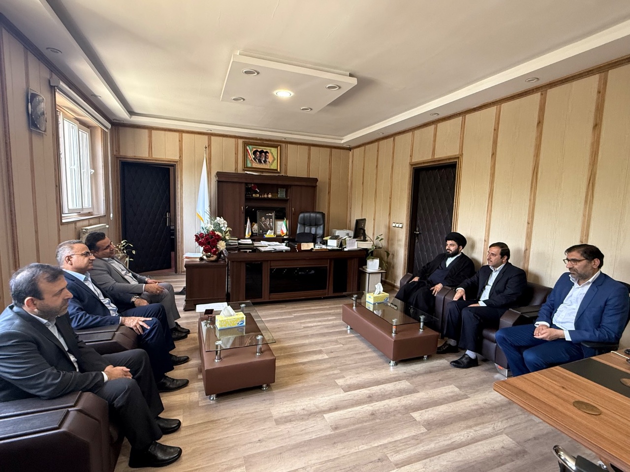 همدلی کارکنان بانک مهر ایران در لرستان برای بازسازی مناطق جنگ‌زده