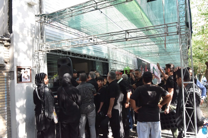 خدمت‌رسانی موکب کارکنان بانک مهر ایران در مراسم وداع با رهبر شهید انقلاب اسلامی