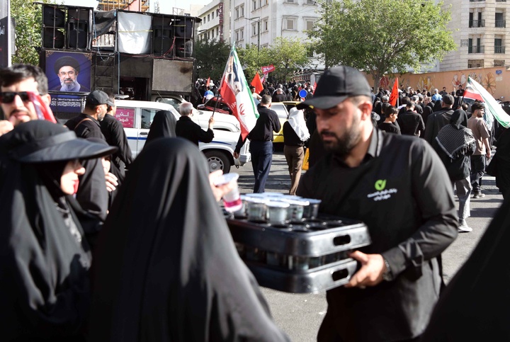 دومین روز خدمت‌رسانی موکب کارکنان بانک مهر ایران به عزاداران رهبر شهید انقلاب اسلامی