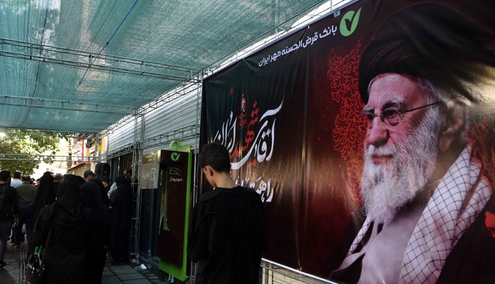 دومین روز خدمت‌رسانی موکب کارکنان بانک مهر ایران به عزاداران رهبر شهید انقلاب اسلامی