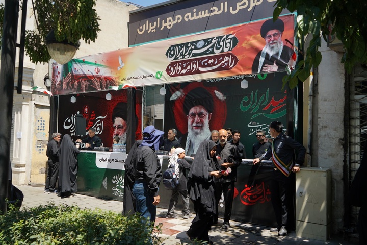 خدمت‌رسانی موکب کارکنان بانک مهر ایران به عزاداران رهبر شهید انقلاب اسلامی در مشهد مقدس