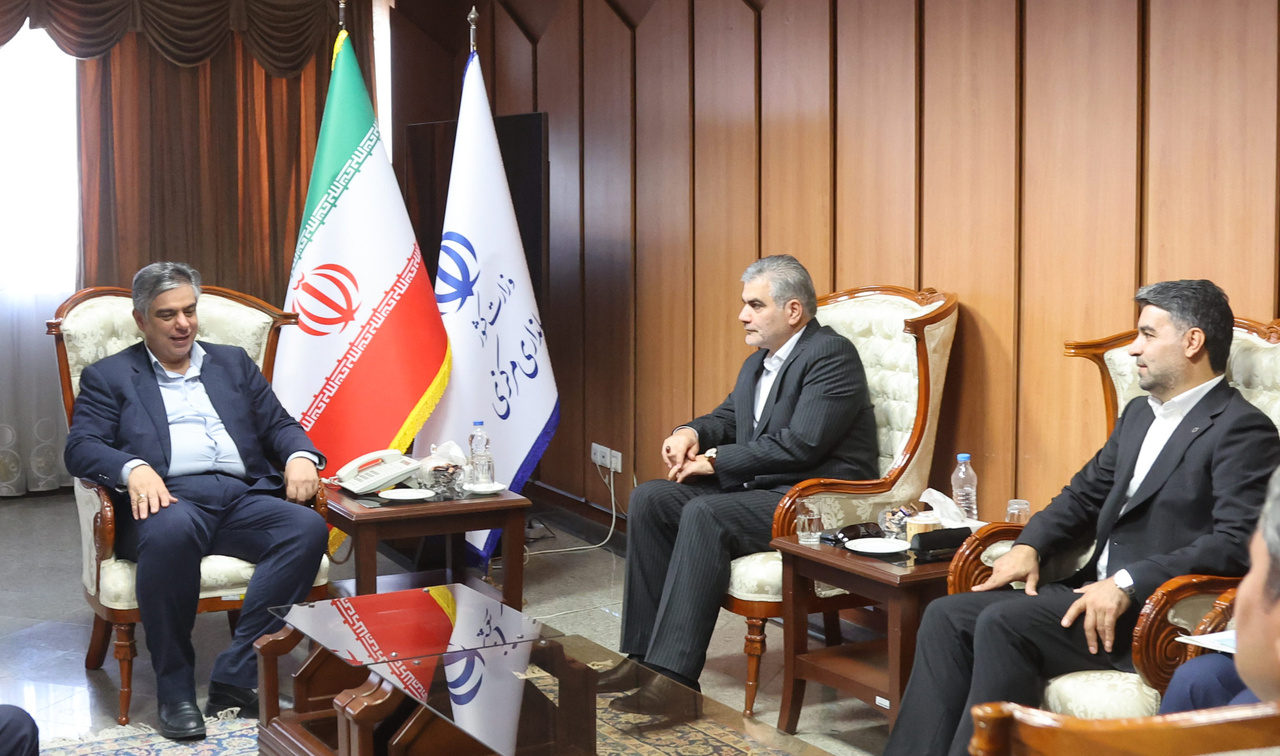استاندار مرکزی: توسعه تسهیلات قرضالحسنه، در تأمین مالی خرد و بهبود معیشت خانوارها مؤثر است استاندار مرکزی: توسعه تسهیلات قرضالحسنه، در تأمین مالی خرد و بهبود معیشت خانوارها مؤثر است
