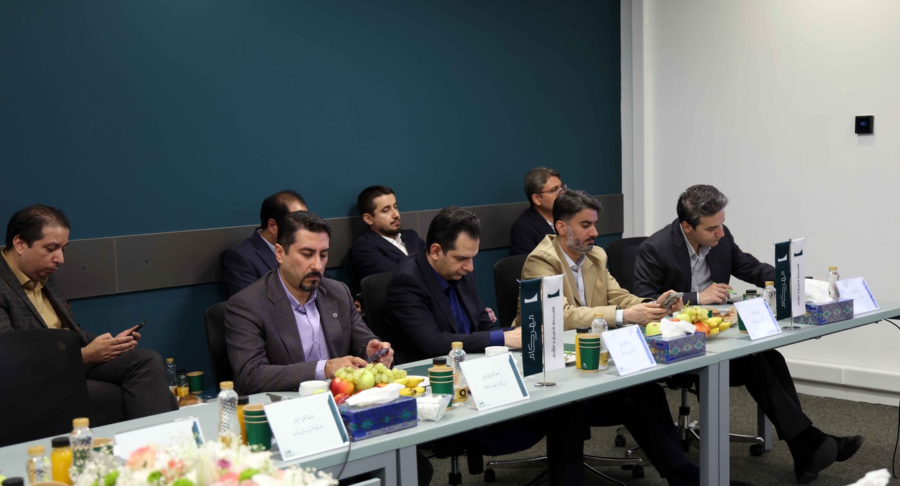  هلدینگ مهرکام با رونمایی از ۴ محصول فناورانه وارد دومین سال فعالیت خود شد