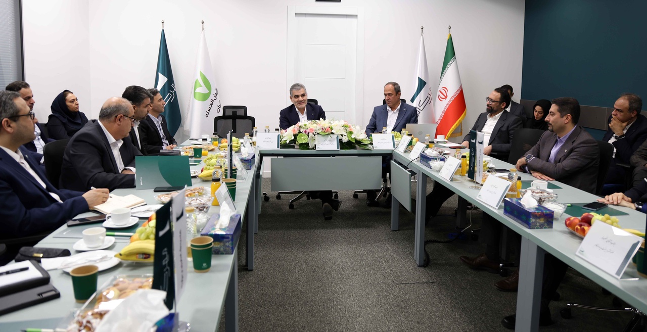  هلدینگ مهرکام با رونمایی از ۴ محصول فناورانه وارد دومین سال فعالیت خود شد